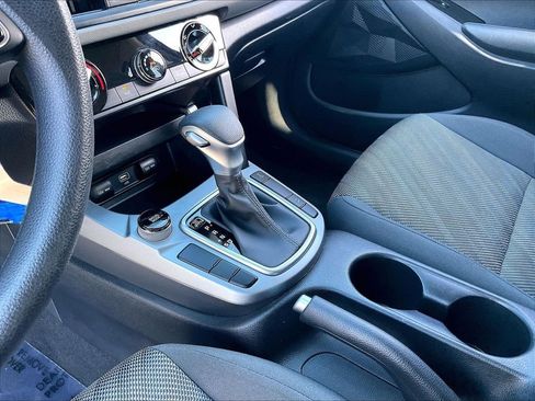 Used 2025 Kia Seltos LX AWD/4WD image 19