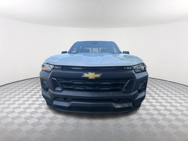Used 2025 Chevrolet Colorado W/T w/ Advanced Trailering Package RWD image 2