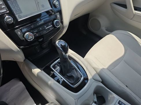 Used 2017 Nissan Rogue Sport SL w/ SL Premium Package FWD image 25