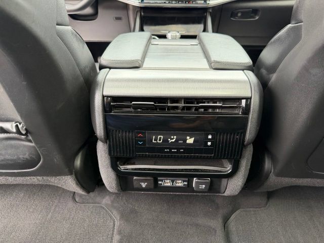 Used 2024 Jeep Wagoneer Series II AWD/4WD image 5