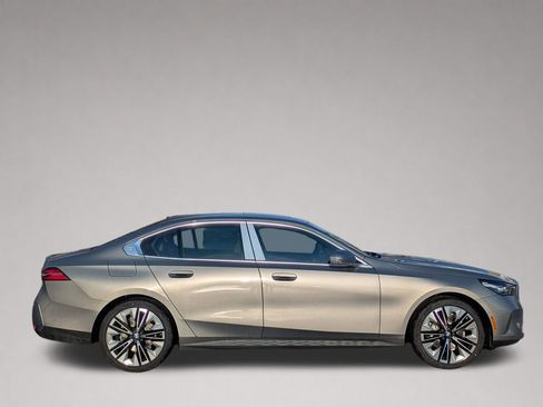 New 2026 BMW 530i xDrive w/ Premium Package AWD/4WD image 3