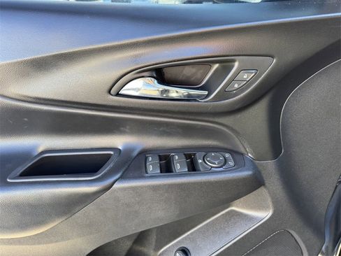 Used 2019 Chevrolet Equinox LT image 12