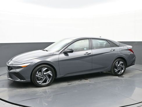 Certified 2025 Hyundai Elantra Sport image 7