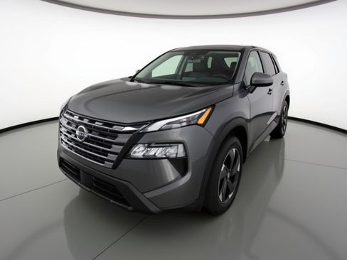 Used 2025 Nissan Rogue SV image 3