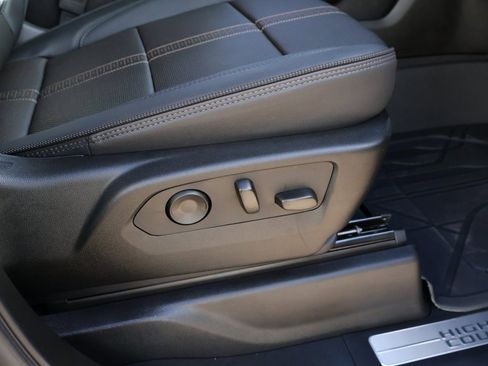 Certified 2025 Chevrolet Silverado 1500 High Country w/ Technology Package image 10