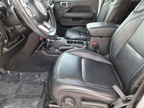 Used 2023 Jeep Wrangler Unlimited Rubicon 4xe w/ Cold Weather Group AWD/4WD image 16