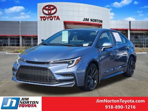 Used 2025 Toyota Corolla SE w/ SE Premium Package FWD image 4