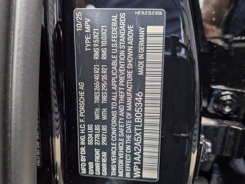 Used 2026 Porsche Macan AWD/4WD image 28