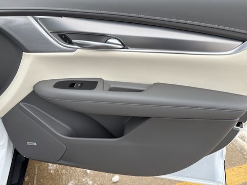 Used 2024 Cadillac XT5 Premium Luxury w/ Technology Package image 17