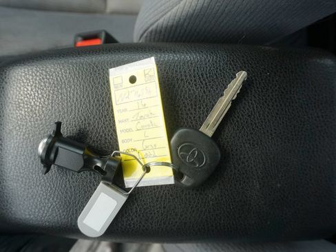 Used 2016 Toyota Corolla L FWD image 26