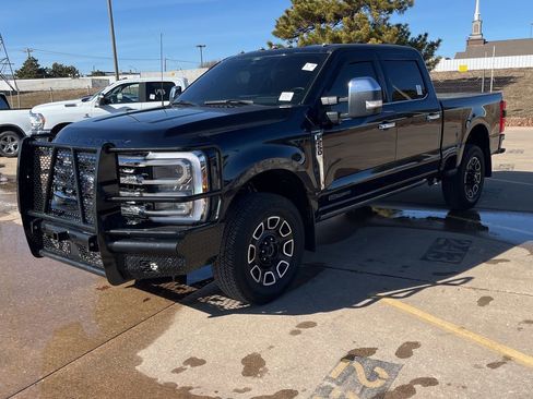 Used 2024 Ford F250 Platinum image 1