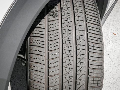 Used 2025 Mercedes-Benz GLS 450 4MATIC image 12