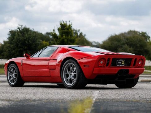 Used 2005 Ford GT RWD image 4