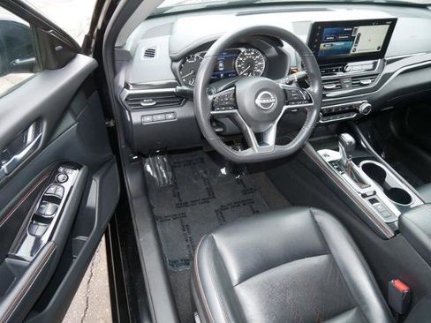 Certified 2023 Nissan Altima 2.5 SR w/ SR Premium Package image 11