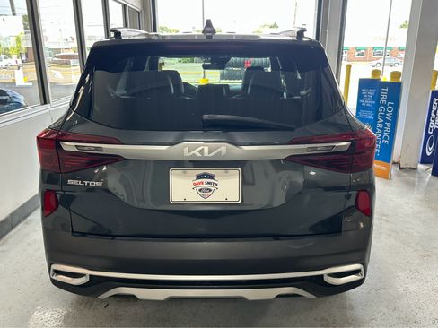 Used 2023 Kia Seltos S w/ Navigation Package AWD/4WD image 4