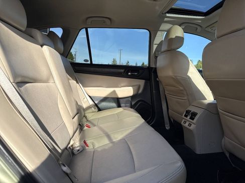 Used 2016 Subaru Outback 2.5i Limited AWD/4WD image 21