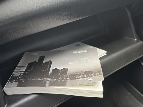 Used 2022 Chevrolet Malibu LT w/ Sport Edition image 25