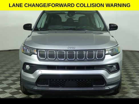 Used 2022 Jeep Compass Latitude image 9