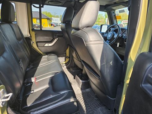Used 2013 Jeep Wrangler Unlimited Sahara w/ Connectivity Group image 13