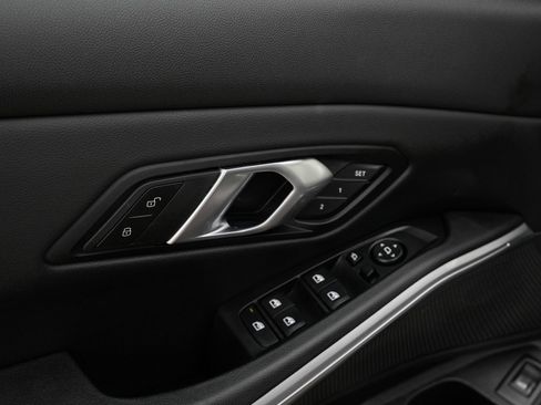 Used 2025 BMW 330i xDrive Sedan image 10