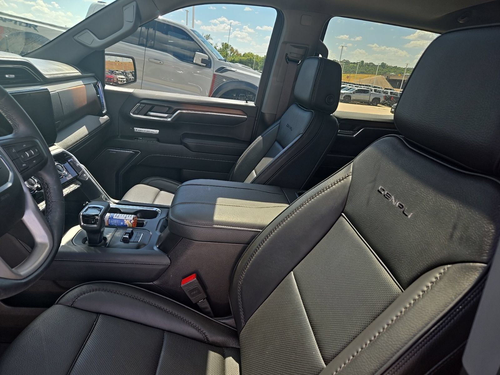 Used 2024 GMC Sierra 1500 Denali w/ Denali Reserve Package AWD/4WD image 13