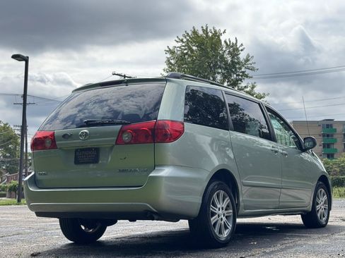 Used 2009 Toyota Sienna LE FWD image 8