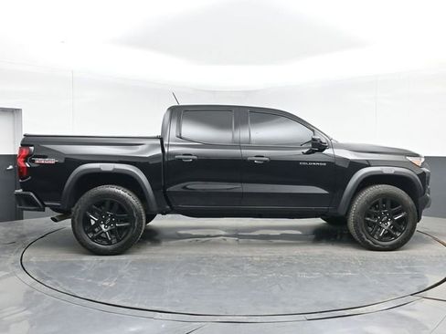 Used 2023 Chevrolet Colorado Trail Boss w/ Technology Package AWD/4WD image 15