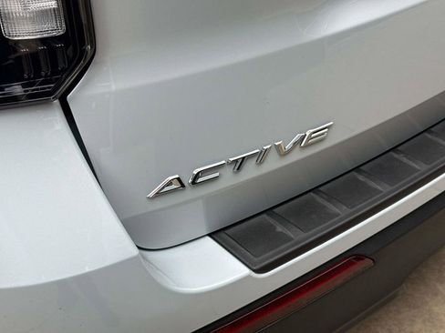 Used 2025 Ford Explorer Active image 6