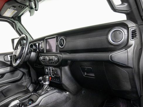 Used 2021 Jeep Gladiator Overland w/ Popular Equipment Package image 16