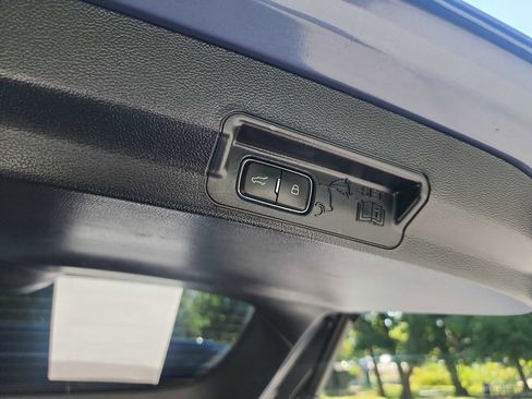 Used 2021 Ford Explorer XLT w/ Equipment Group 202A image 34