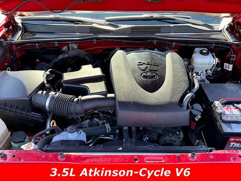 Used 2021 Toyota Tacoma TRD Off-Road w/ TRD Premium Off Road Package AWD/4WD image 29