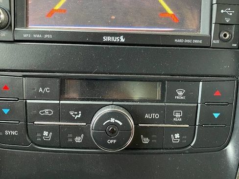 Used 2013 Jeep Grand Cherokee Limited w/ Luxury Group II image 21