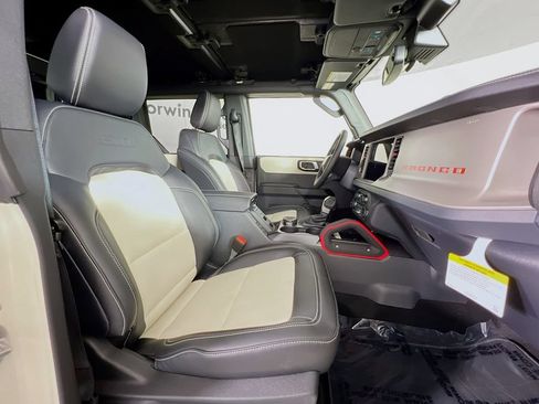 New 2026 Ford Bronco Outer Banks w/ Sasquatch Package AWD/4WD image 17
