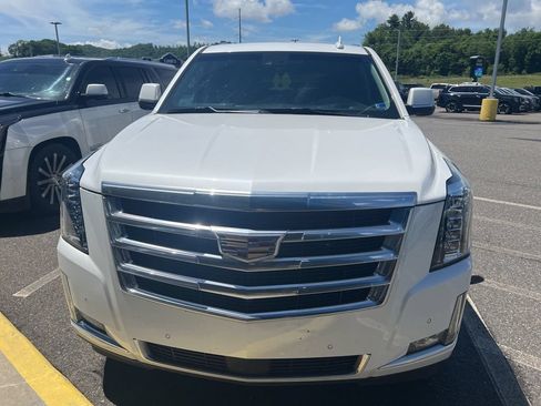 Used 2020 Cadillac Escalade ESV Premium Luxury RWD image 15