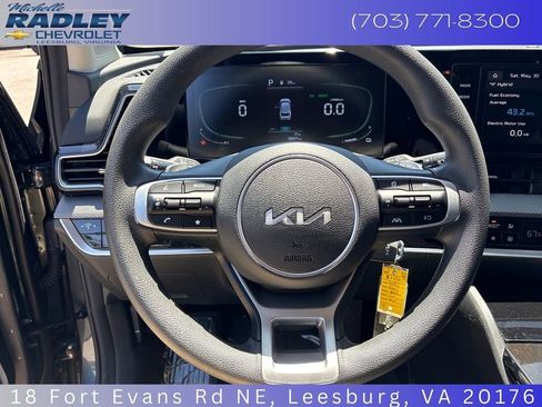 Used 2023 Kia Sportage LX AWD/4WD image 15