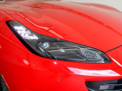 Used 2019 Ferrari Portofino RWD image 44