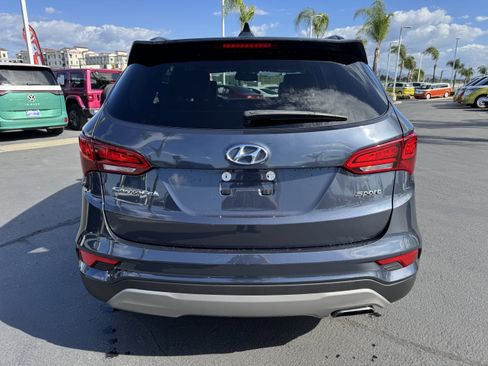 Used 2017 Hyundai Santa Fe Sport image 9