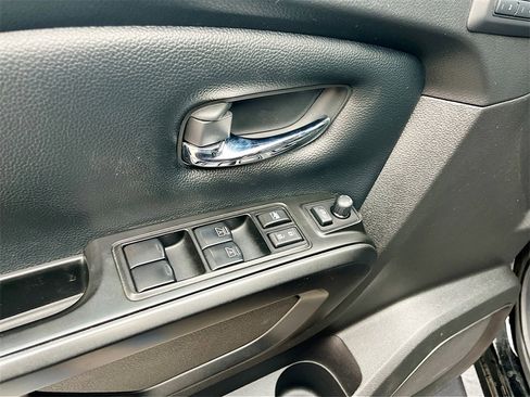 Used 2024 Nissan Titan PRO-4X w/ Pro-4x Convenience Package image 18