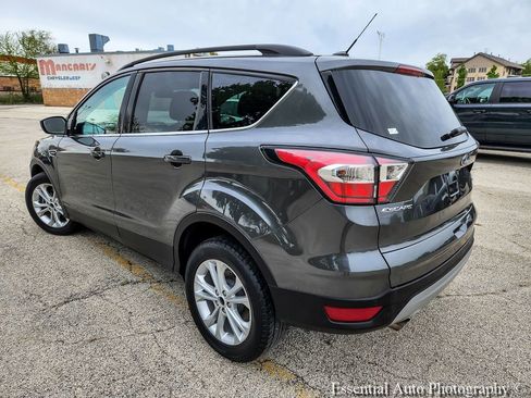 Used 2017 Ford Escape SE w/ Equipment Group 201A AWD/4WD image 8