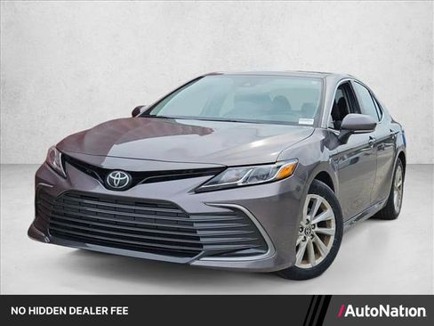 Used 2024 Toyota Camry LE w/ Convenience Package FWD image 1
