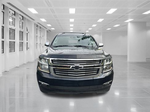 Used 2020 Chevrolet Suburban Premier AWD/4WD image 2