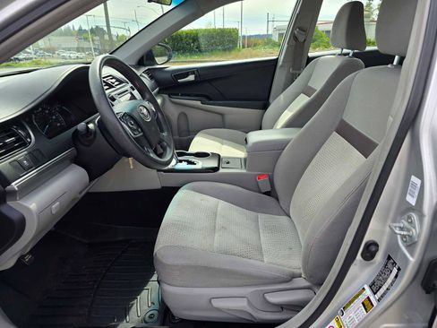Used 2012 Toyota Camry LE image 19