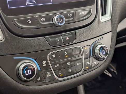 Used 2022 Chevrolet Malibu LT image 30