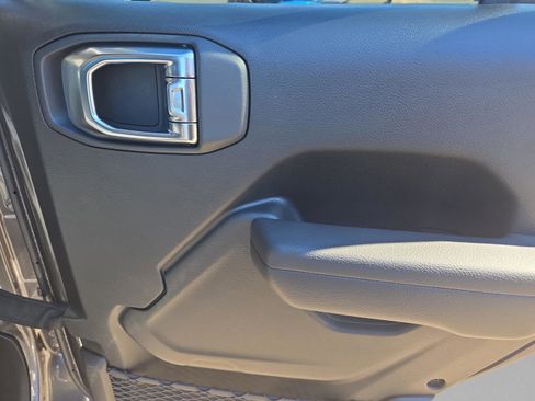 New 2025 Jeep Gladiator Sport image 24