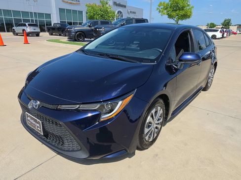 Used 2022 Toyota Corolla LE FWD image 9