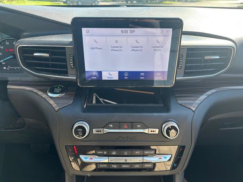 Used 2020 Ford Explorer Limited w/ Class III Trailer Tow Package AWD/4WD image 9