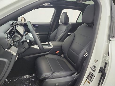 Certified 2025 Mercedes-Benz GLC 300 image 24