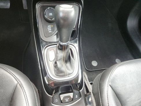 Used 2019 Jeep Compass Limited image 18