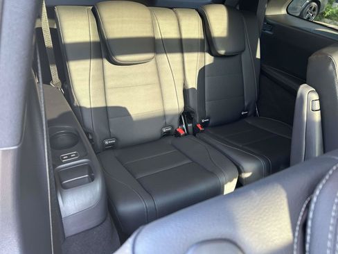 Used 2025 Mercedes-Benz GLS 450 4MATIC image 46