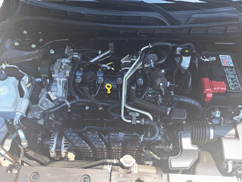 Used 2025 Nissan Altima 2.5 SV FWD image 27